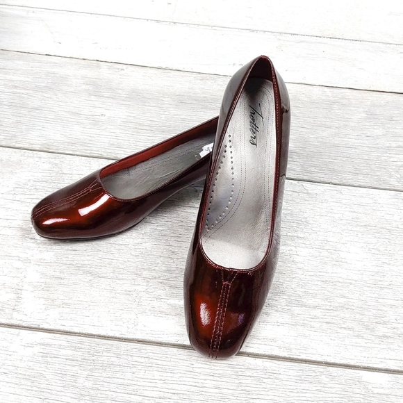 NEW TROTTERS DORIS METALLIC BURGUNDY HEEL PUMPS - Picture 4 of 8